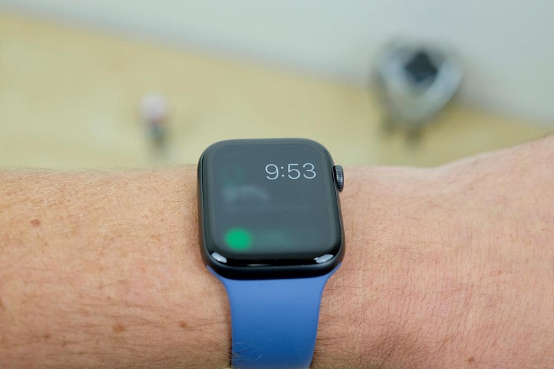 ساعت هوشمند اپل با بند آبی